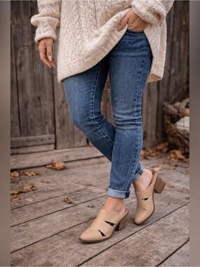 Lucky Brand Orinthia Tan Leather Slide In Mules Size 9